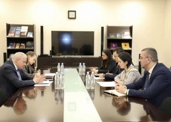 Закрытие Лачинского коридора приводит к необратимым последствиям в образовании детей: встреча министра ОНКС с послом РФ