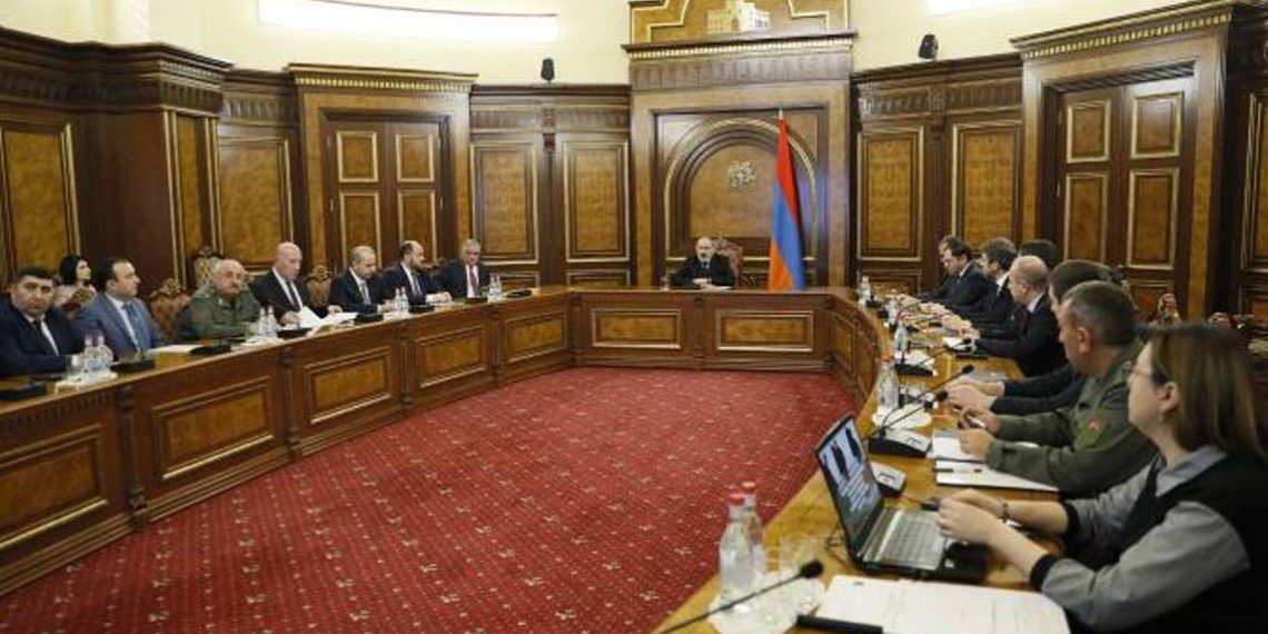 Под председательством премьер-министра обсуждены результаты проведенных среди участников сборов резервистов соцопросов