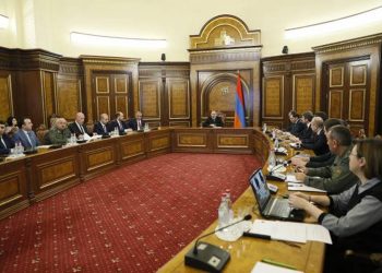 Под председательством премьер-министра обсуждены результаты проведенных среди участников сборов резервистов соцопросов