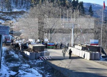 До сих пор только МККК и миротворческий контингент РФ имеют возможность въезда и выезда в Арцах: Инфоштаб