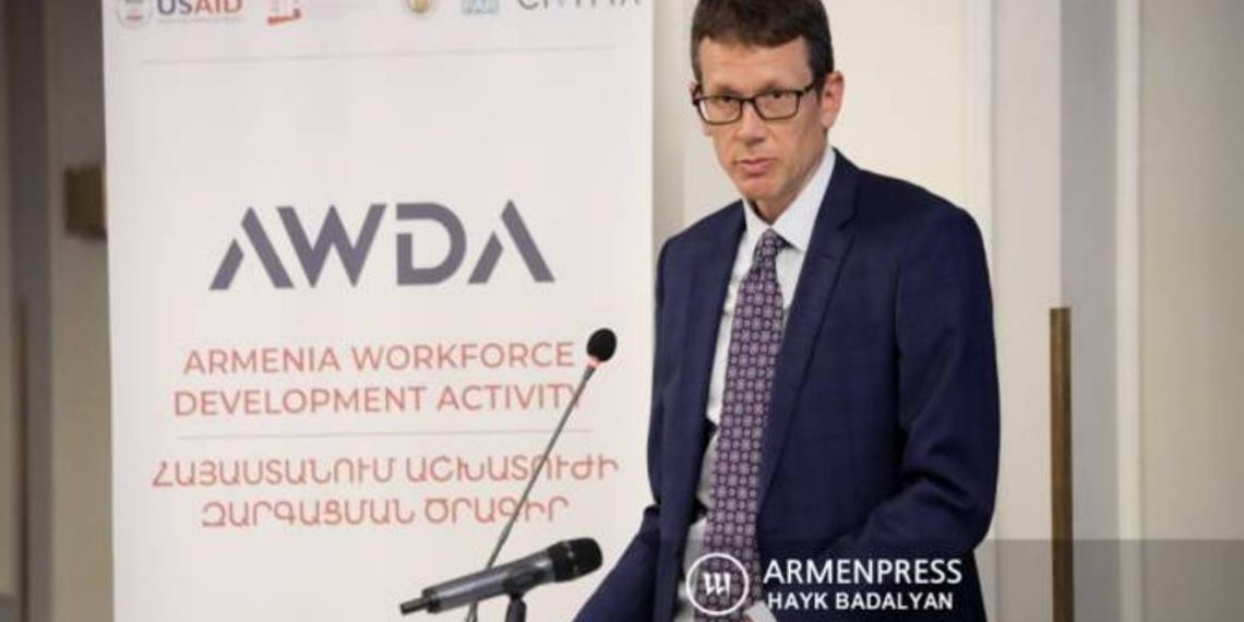 Временный поверенный в делах США в Армении подчеркнул необходимость восстановления передвижения по Лачинскому коридору