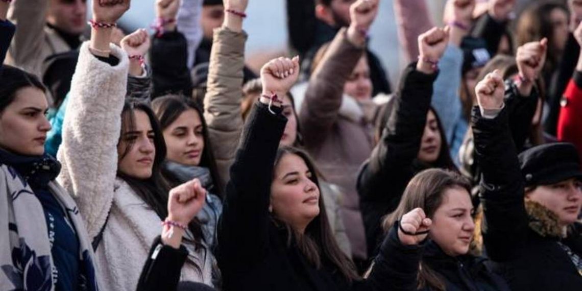 “Вы не можете стереть нас”: певица Шер и Эрик Эсраелян написали статью о Нагорном Карабахе