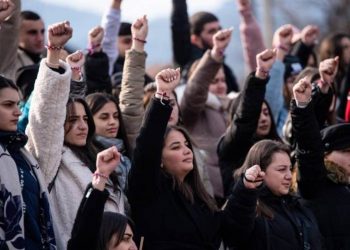 “Вы не можете стереть нас”: певица Шер и Эрик Эсраелян написали статью о Нагорном Карабахе