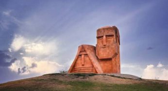 Азербайджан пытается переписать историю Нагорного Карабаха и обостряет ситуацию: статья азербайджанского журналиста