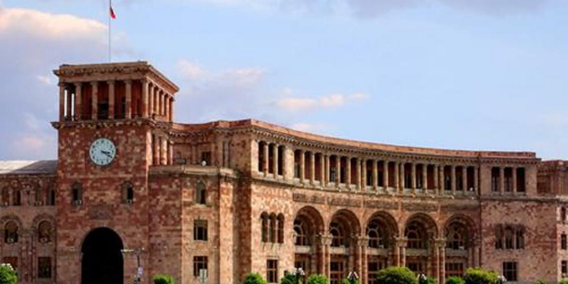 Созданы юбилейные комиссии для празднования юбилеев Шарля Азнавура и Арама Хачатуряна