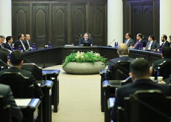 Азербайджан стремится сорвать мирную повестку