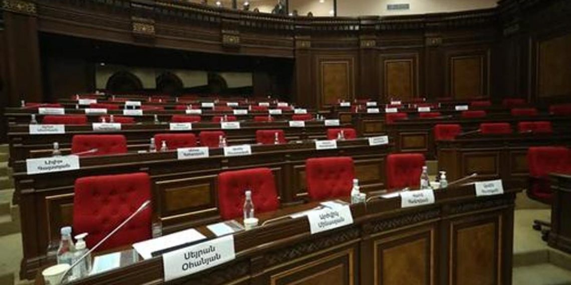 НС Армении не обратится в КС по вопросу прекращения полномочий