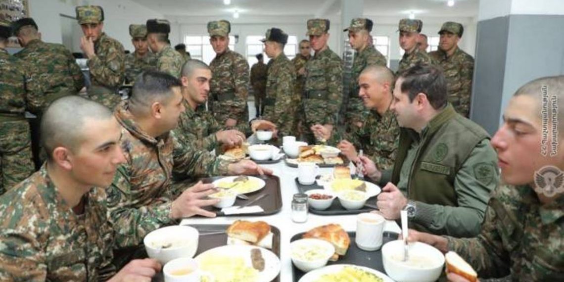 Министр обороны Армении будет посещать воинские соединения и воинские части