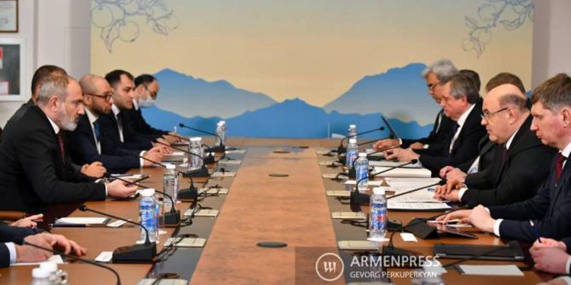 Пашинян обратил внимание Мишустина на проблему Лачинского коридора