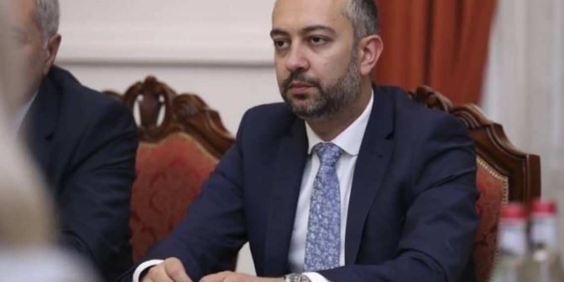 Эдуард Агаджанян оставил пост председателя постоянной комиссии НС по внешним отношениям