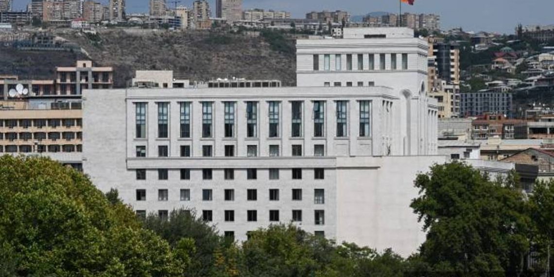 МИД представил разъяснения относительно въезда граждан Армении в Грузию по ID-картам