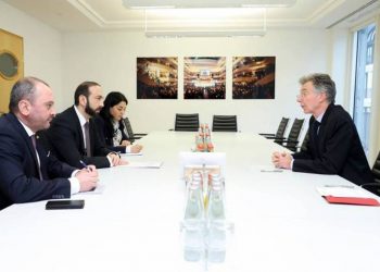 Для предотвращения этнической чистки НК необходимо усилить давление на Азербайджан: глава МИД Армении