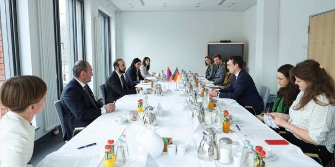 Глава МИД Армении выступил в качестве спикера на круглом столе в Фонде Фридриха Эберта