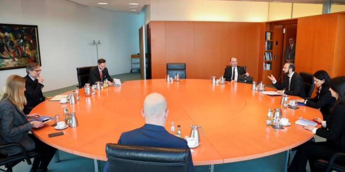 Министр ИД Армении встретился в Берлине с внешнеполитическим советником канцлера Германии