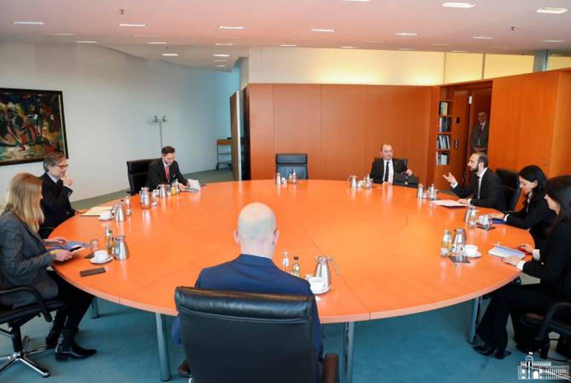 Министр ИД Армении встретился в Берлине с внешнеполитическим советником канцлера Германии