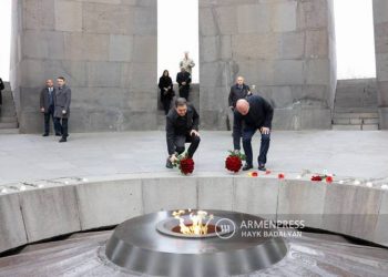 Министр иностранных дел Хорватии в Цицернакаберде почтил память жертв Геноцида армян