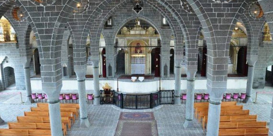 Армянская церковь Сурб Киракос Диарбекира примет под своим кровом людей, лишившихся жилья вследствие землетрясения