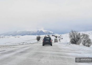 В ряде городов Армении идет снег, есть закрытые автодороги