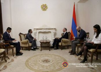 Секретарь Совета безопасности Армении принял посла Индии