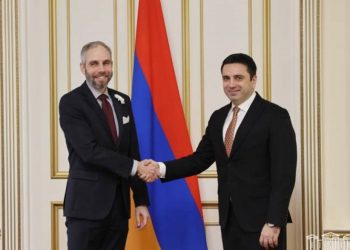 Спикер Парламента Армении пригласил главу Палаты депутатов Парламента Чехии в Армению