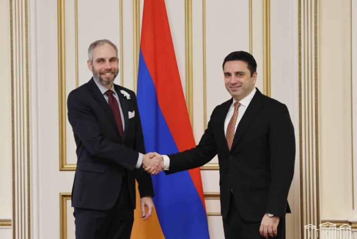 Спикер Парламента Армении пригласил главу Палаты депутатов Парламента Чехии в Армению