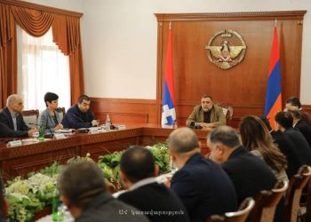 Уверен, что все проблемы, с которыми мы сталкиваемся, решаемы: Государственный министр Арцаха провел совещание