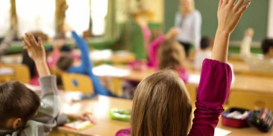 Учителя сельских школ с количеством учащихся до ста человек получат доплаты