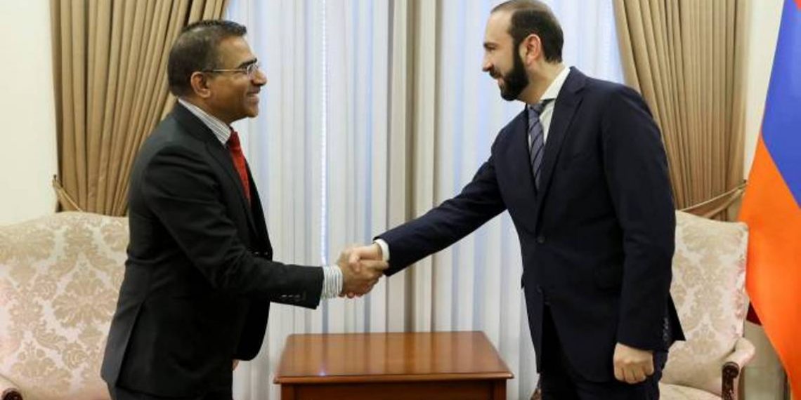 Министр иностранных дел Армении и посол Индии в Армении затронули вопросы региональной и международной безопасности