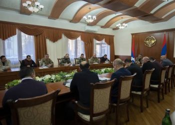 Энергосистема не выдерживает нагрузки, распределительная сеть в аварийном состоянии: совещание у госминистра Арцаха