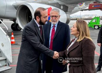 Делегация во главе с министром иностранных дел Армении прибыла в Анкару