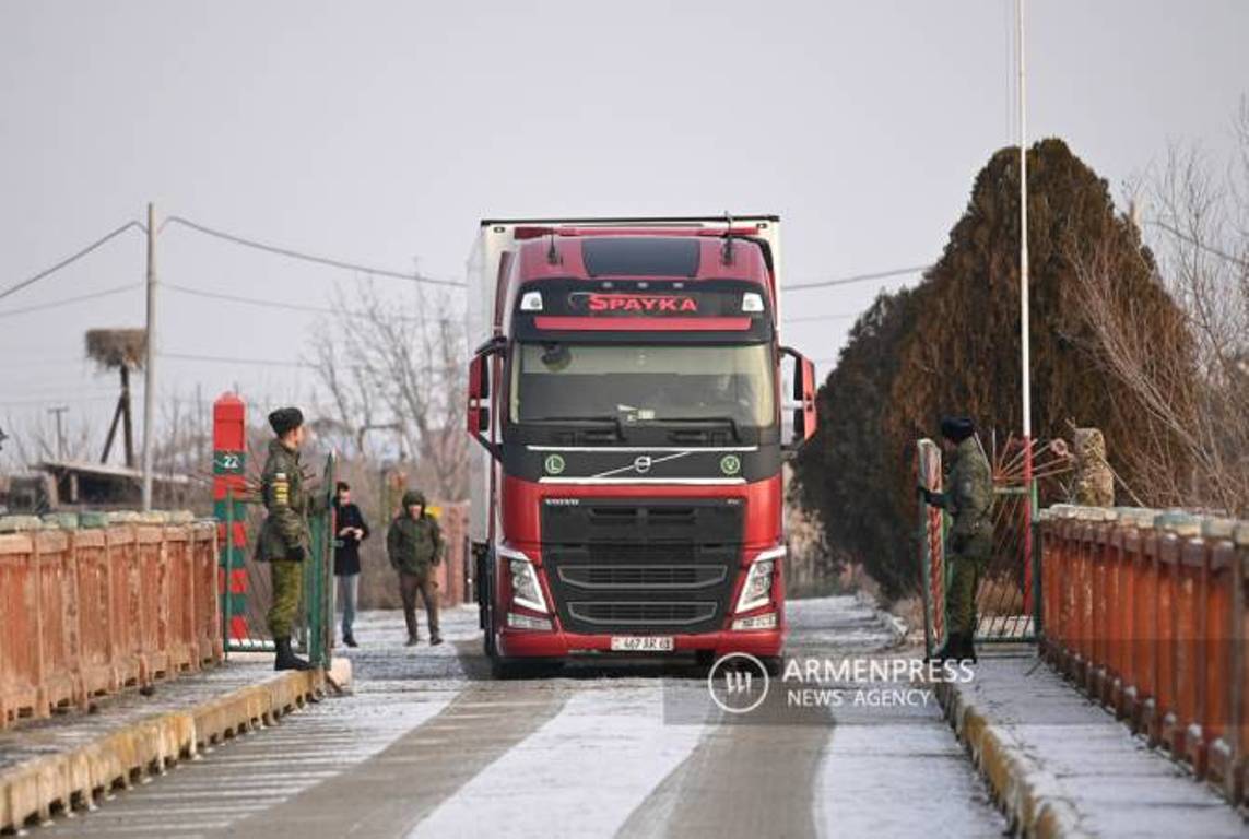 Армения через сухопутную границу направила в Турцию еще одну партию гуманитарной помощи