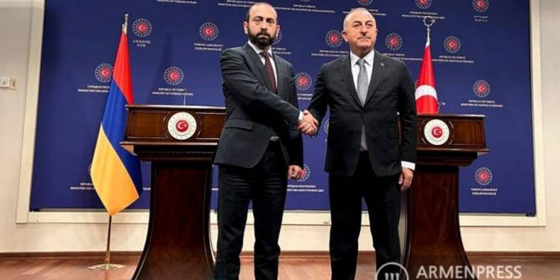 Франция приветствует визит главы МИД Армении в Турцию