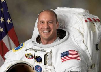 Известный астронавт отказался от участия в проходящем в Азербайджане Международном астрономическом конгрессе