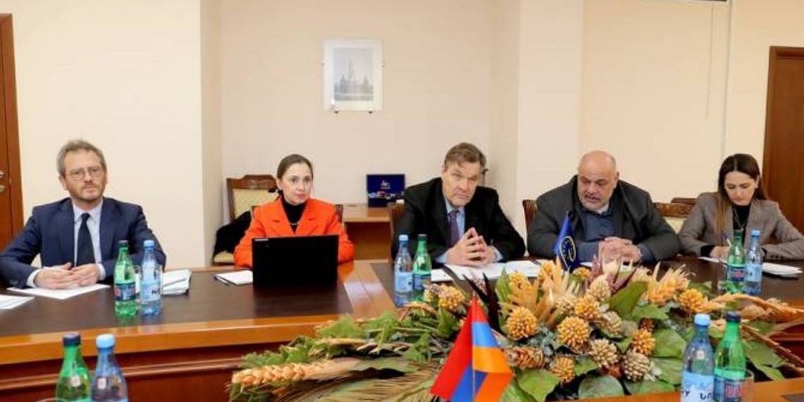 Замминистра обороны Армении принял делегацию Мониторинговой комиссии ПАСЕ 