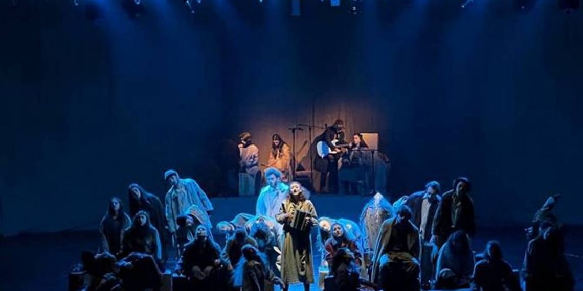 «Неистовые толпы» Чаренца на сцене Гюмрийского драмтеатра