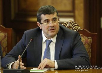 Араик Арутюнян готов начать формирование совещательного органа при президенте Арцаха