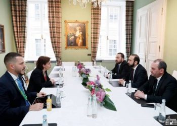 Министр ИД Армении и вице-премьер Косово обсудили перспективы сотрудничества на международных площадках