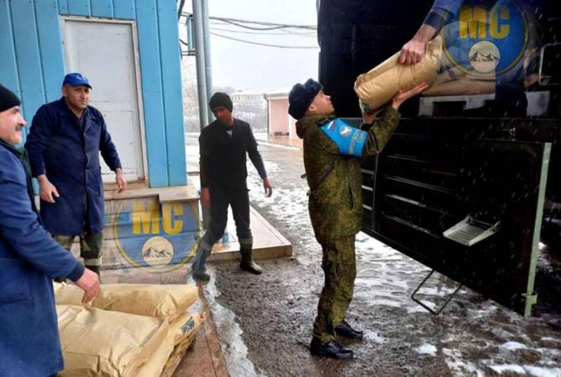 Российские миротворцы доставили 35 тонн гуманитарного груза
