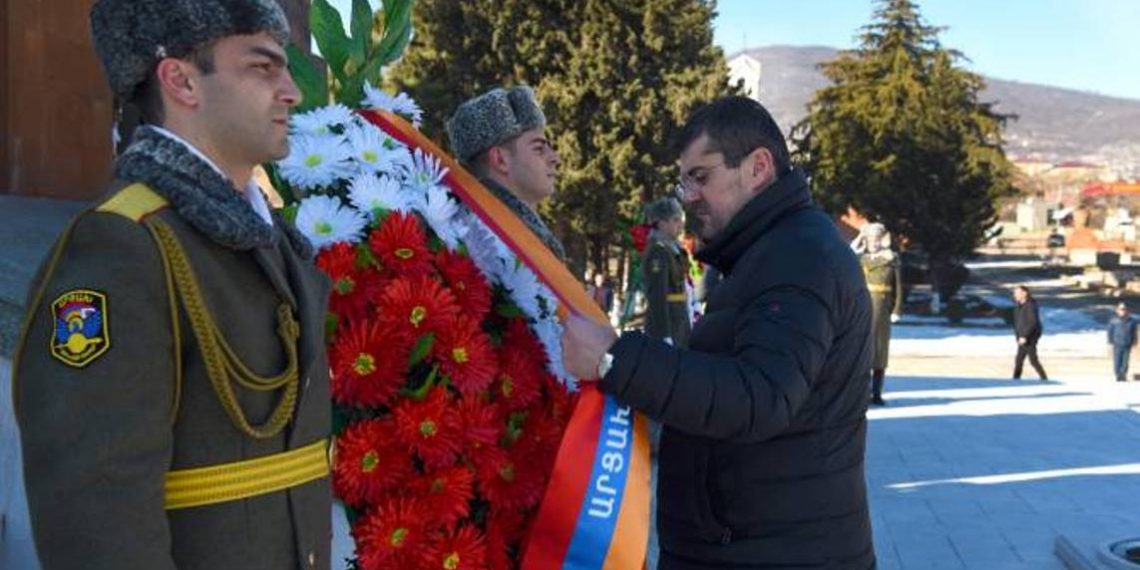 Президент Арцаха в Мемориальном комплексе Степанакерта почтил память героев Арцахского движения