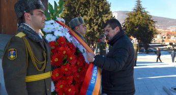 Президент Арцаха в Мемориальном комплексе Степанакерта почтил память героев Арцахского движения