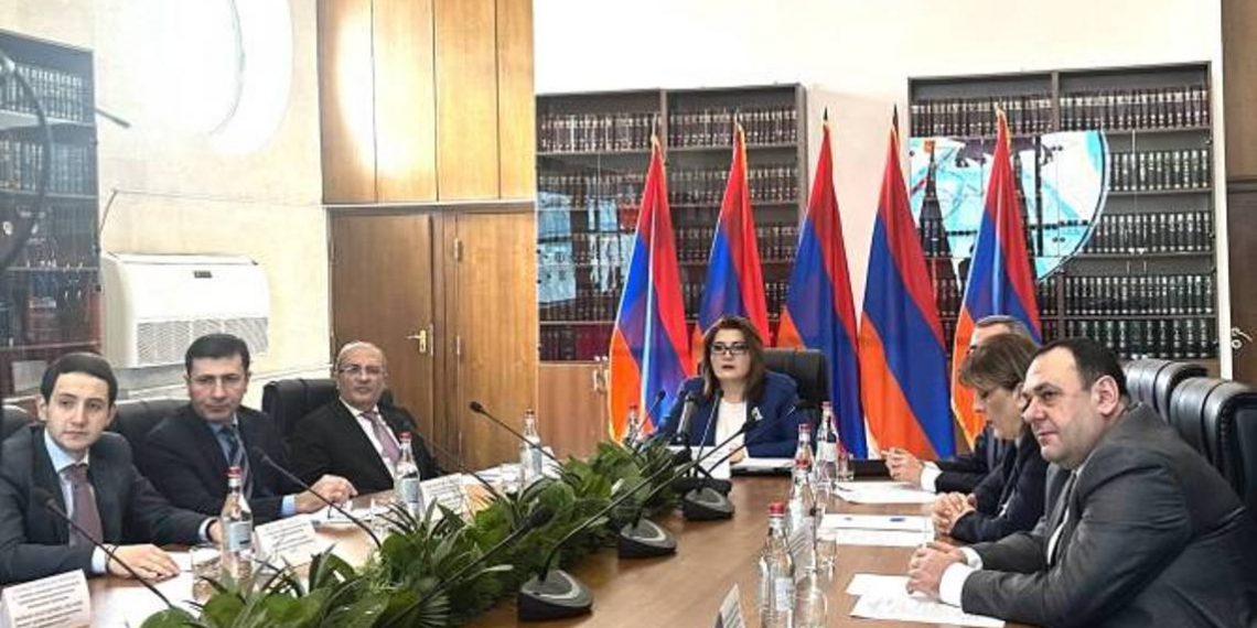 Состоялось первое заседание