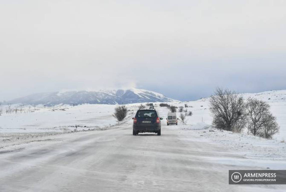 В Армении из-за метели, плохой видимости и гололедицы есть труднопроходимые дороги