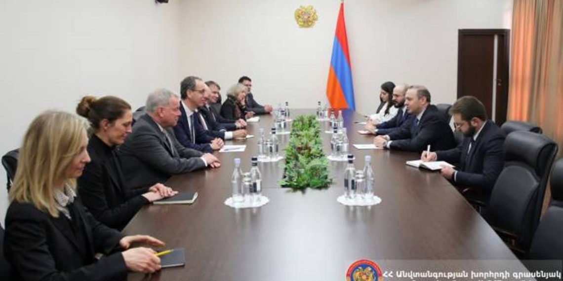 Глава СБ Армении уверен, что наблюдательная миссия ЕС будет способствовать установлению стабильности на Южном Кавказе