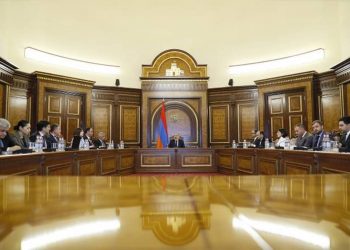 Под руководством премьер-министра были обсуждены вопросы среднесрочной программы расходов на 2024-2026 годы