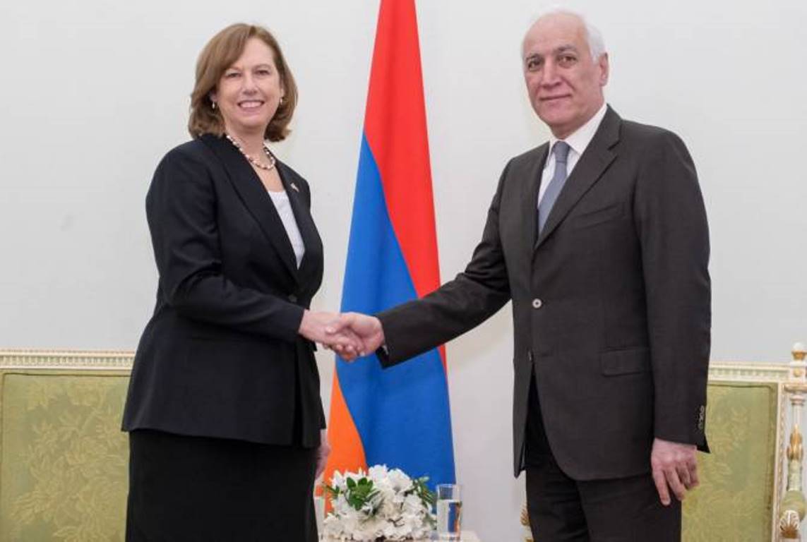 Новоназначенный посол США вручила верительные грамоты президенту Армении