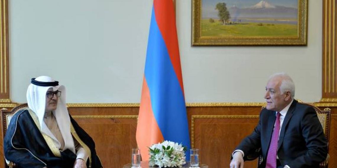 На встрече с послом Кувейта президент подчеркнул, что в вопросе НК отсутствуют элементы межрелигиозной нетерпимости