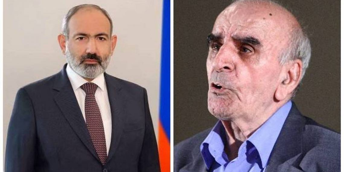 Премьер-министр Пашинян провел телефонный разговор с Артаваздом Пелешяном и поздравил его с днем рождения