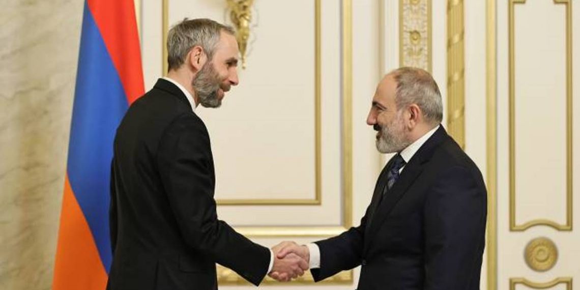 Премьер-министр Пашинян обсудил с послом Чехии вопросы дальнейшего развития армяно-чешского сотрудничества