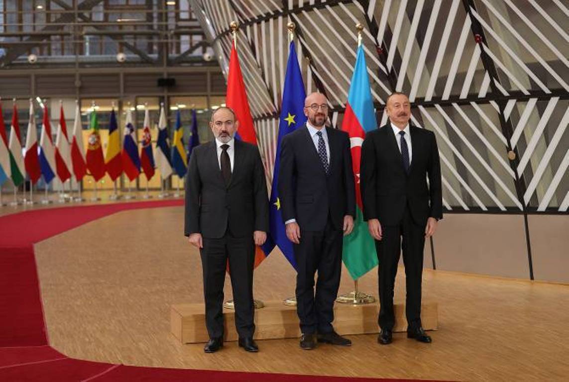 Армения и Азербайджан получили от Шарля Мишеля приглашение на переговоры в Брюсселе