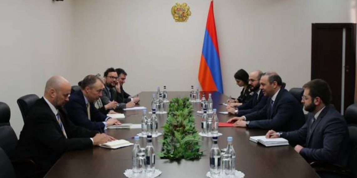 Секретарь СБ Армении и спецпредставитель ЕС по Южному Кавказу обсудили договоренности, достигнутые по брюссельскому формату